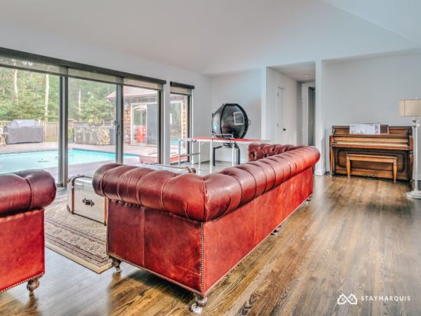 Hamptons Home 1020465