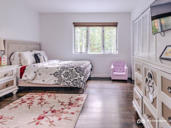 Hamptons Home 1020465