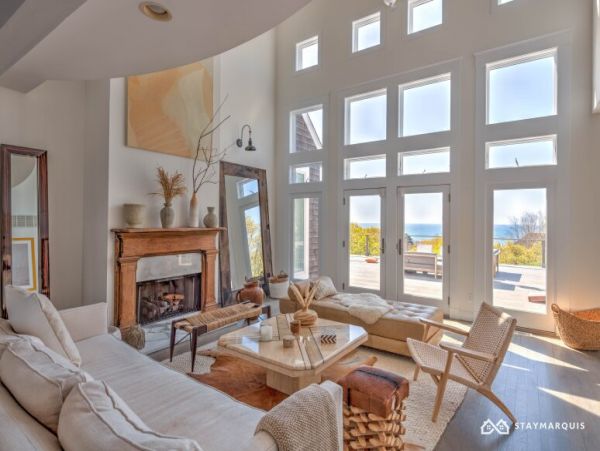 Hamptons Home 1020466