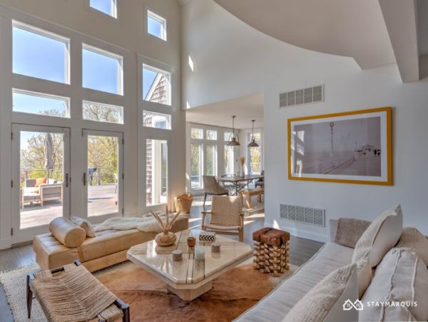 Hamptons Home 1020466