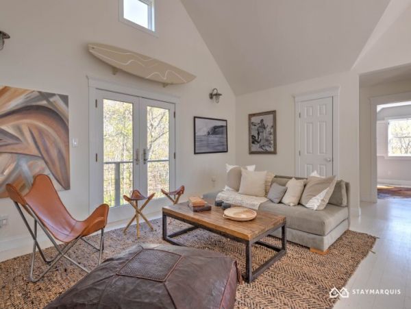 Hamptons Home 1020466