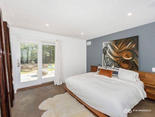 Hamptons Home 1020466