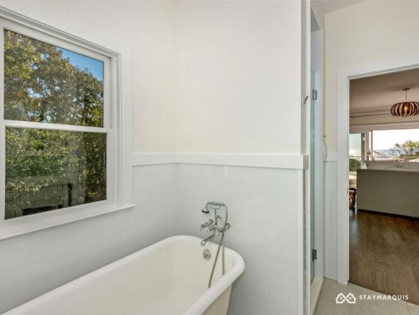 Hamptons Home 1020466