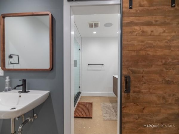 Hamptons Home 1020466