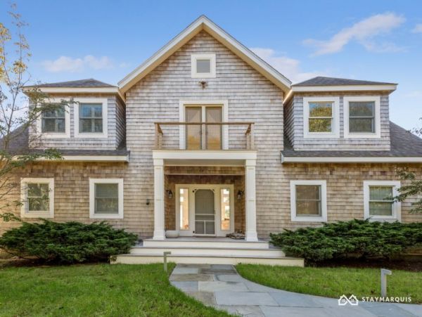 Hamptons Home 1020466