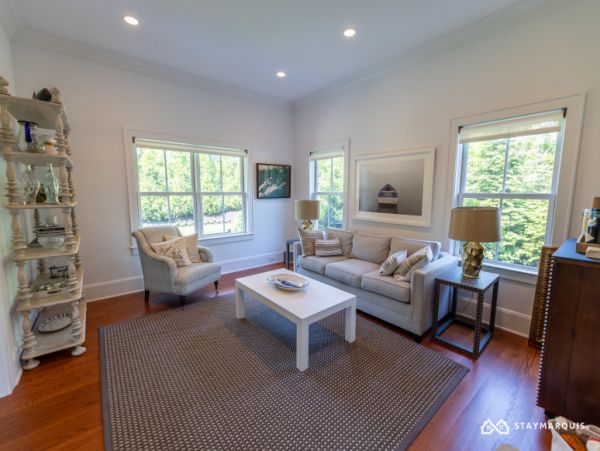 Hamptons Home 1020467