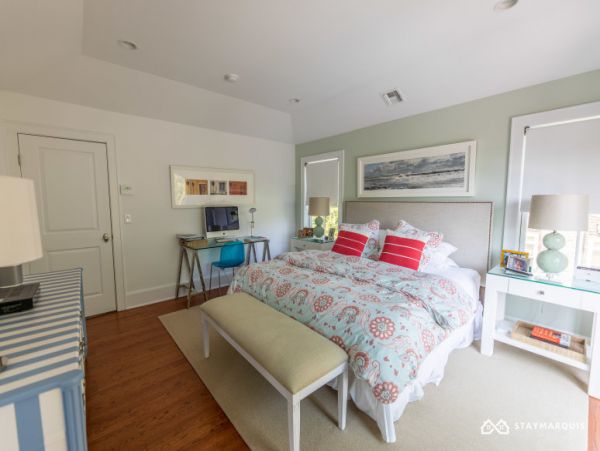 Hamptons Home 1020467