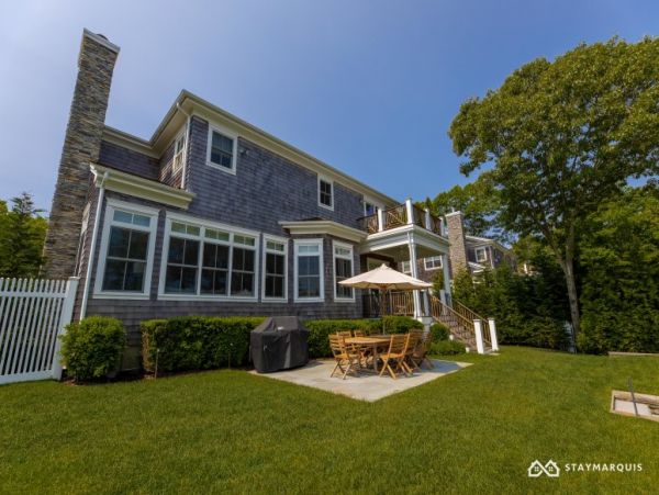 Hamptons Home 1020467