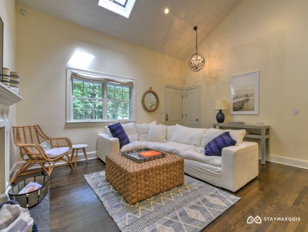 Hamptons Home 1020468