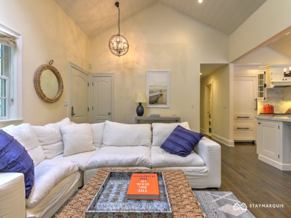 Hamptons Home 1020468