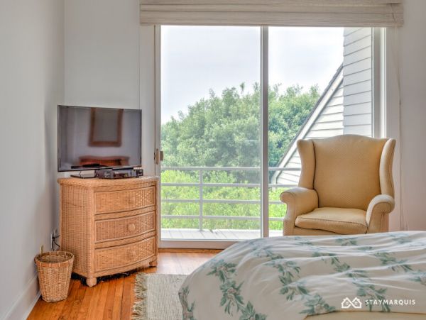 Hamptons Home 1020471