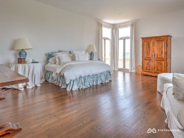 Hamptons Home 1020471