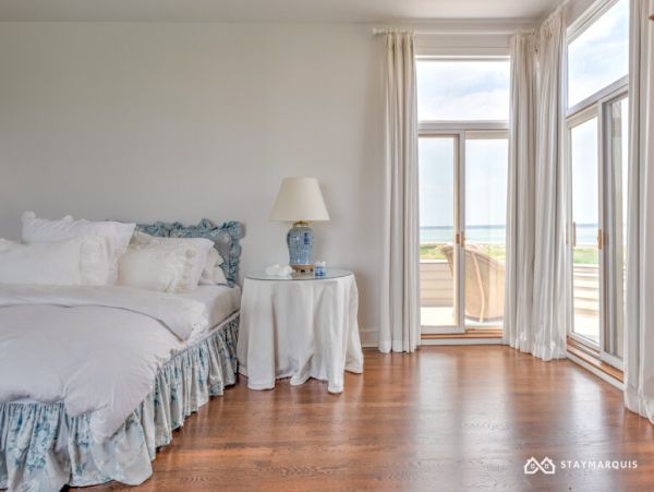 Hamptons Home 1020471