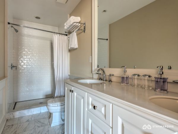 Hamptons Home 1020473