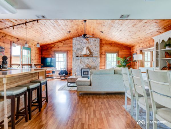 Hamptons Home 1020474