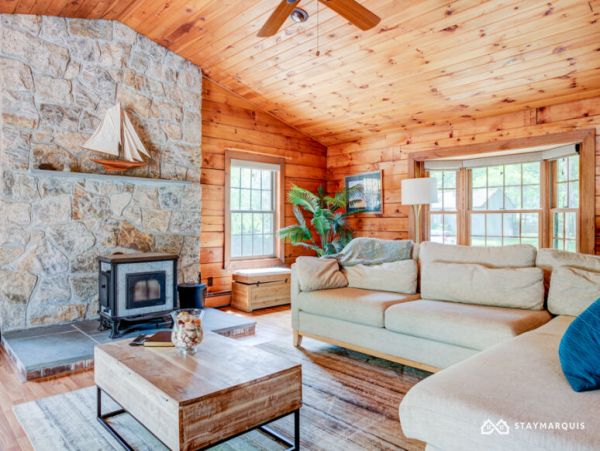 Hamptons Home 1020474