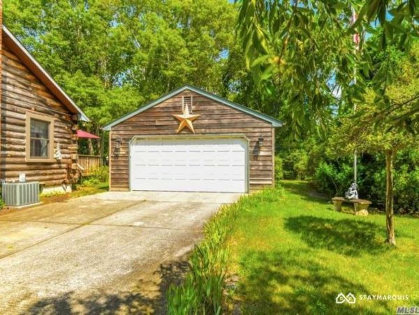 Hamptons Home 1020474