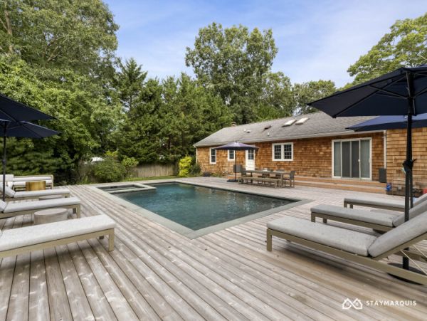 Hamptons Home 1020476