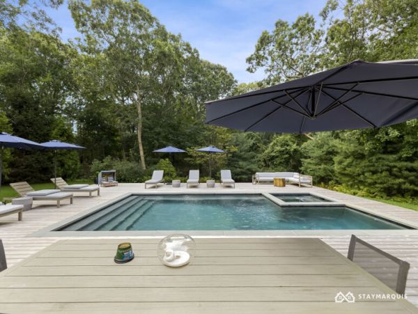 Hamptons Home 1020476