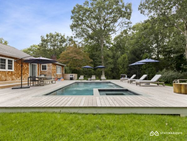 Hamptons Home 1020476