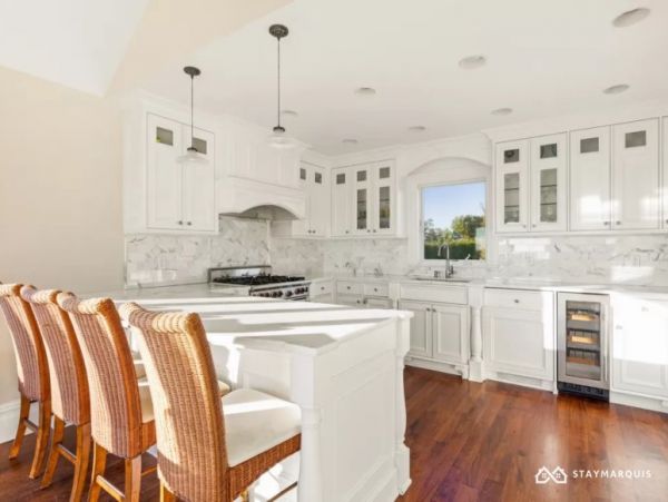 Hamptons Home 1020477
