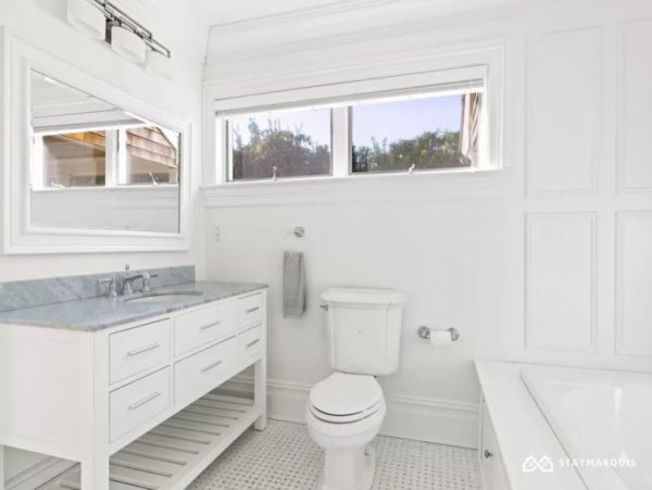 Hamptons Home 1020477