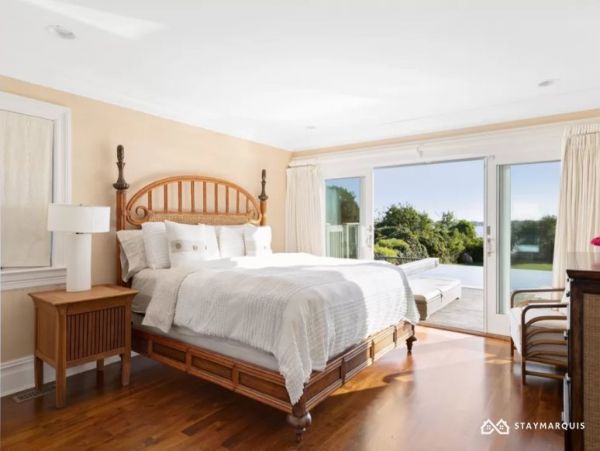 Hamptons Home 1020477