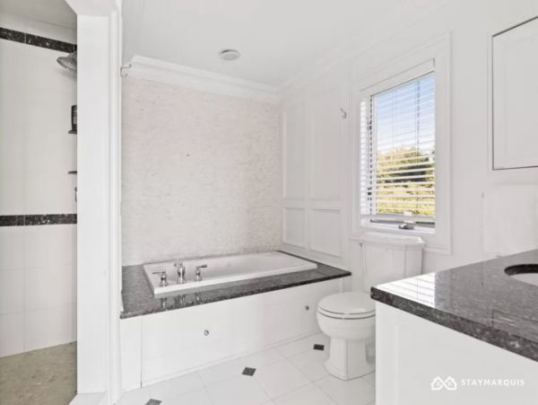Hamptons Home 1020477