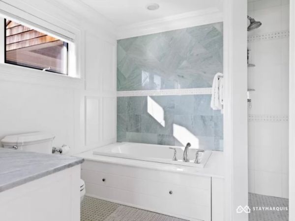 Hamptons Home 1020477