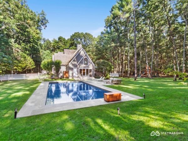 Hamptons Home 1020479