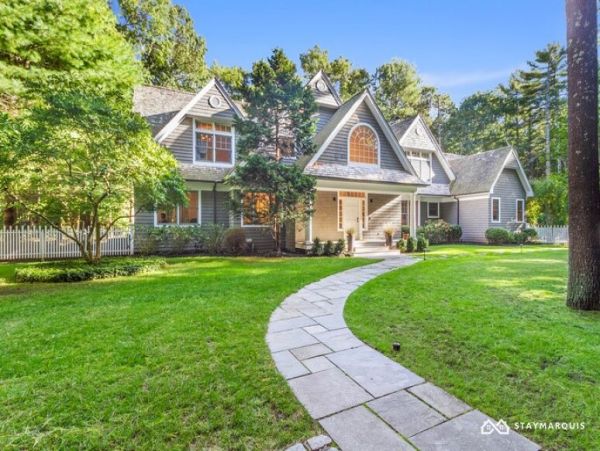 Hamptons Home 1020479