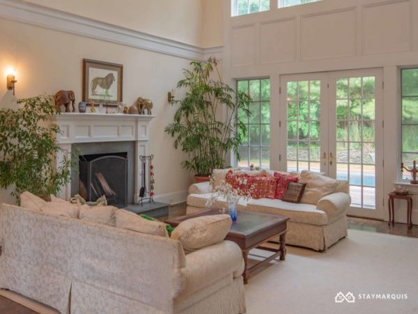 Hamptons Home 1020482