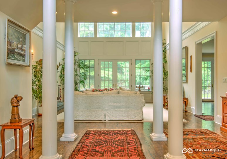 Hamptons Home 1020482