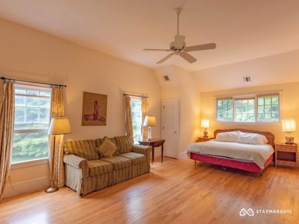 Hamptons Home 1020482