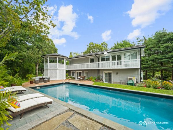 Hamptons Home 1020483