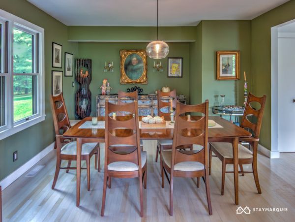 Hamptons Home 1020485