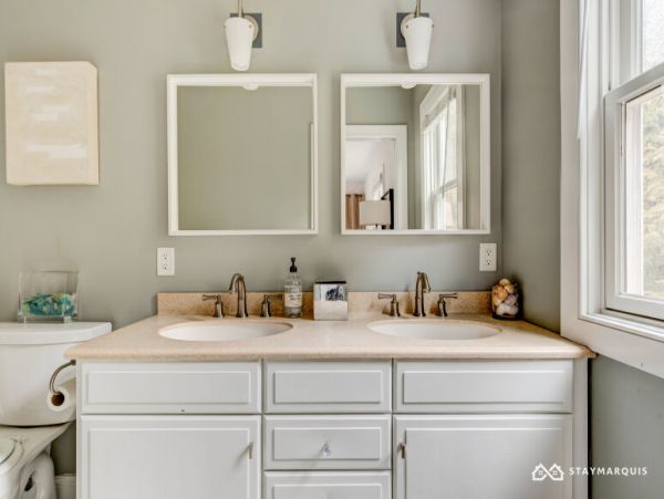 Hamptons Home 1020486