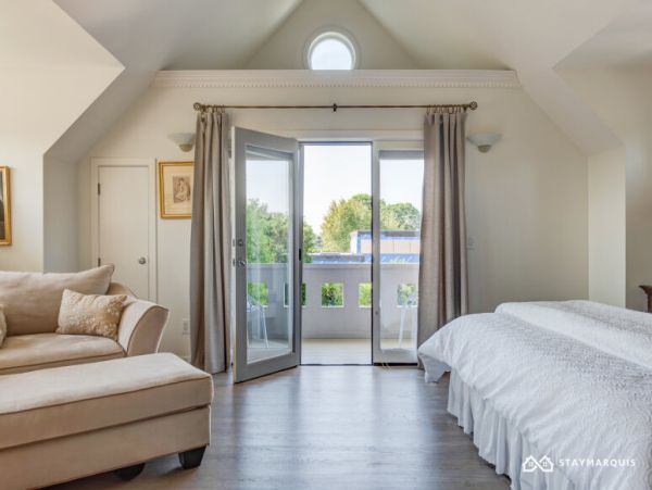 Hamptons Home 1020489