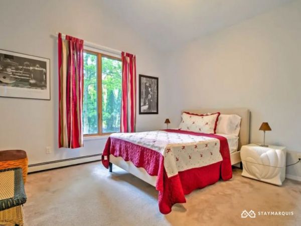 Hamptons Home 1020490