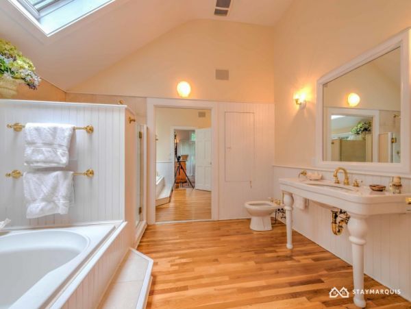 Hamptons Home 1020492