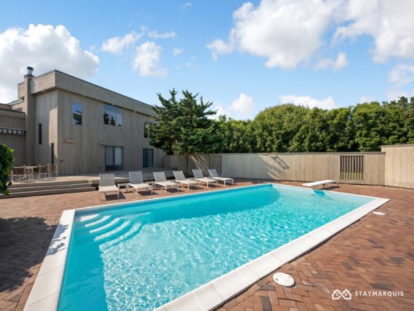 Hamptons Home 1020493
