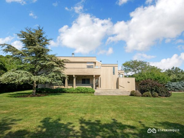 Hamptons Home 1020493
