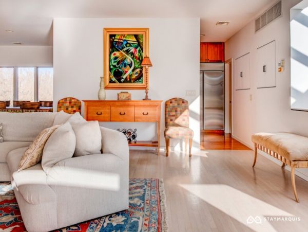 Hamptons Home 1020493