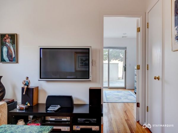 Hamptons Home 1020493