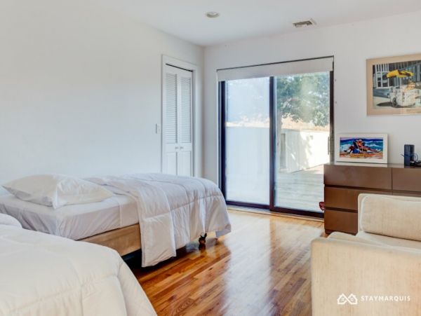 Hamptons Home 1020493