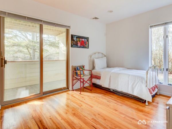 Hamptons Home 1020493