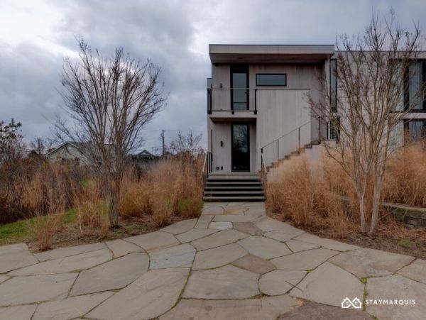 Hamptons Home 1020495
