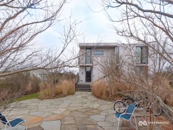 Hamptons Home 1020495