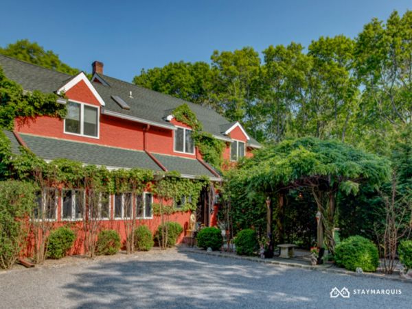 Hamptons Home 1020498