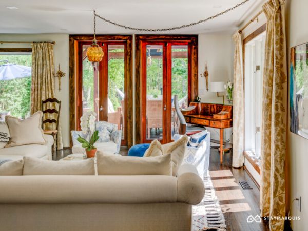 Hamptons Home 1020498